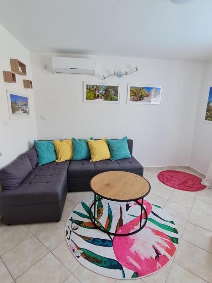 Holiday Home "Mala Kuca " With Heated Pool Pula Exterior foto