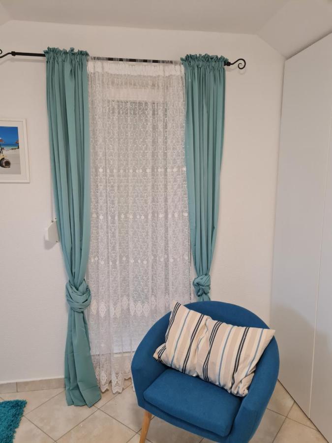 Holiday Home "Mala Kuca " With Heated Pool Pula Exterior foto