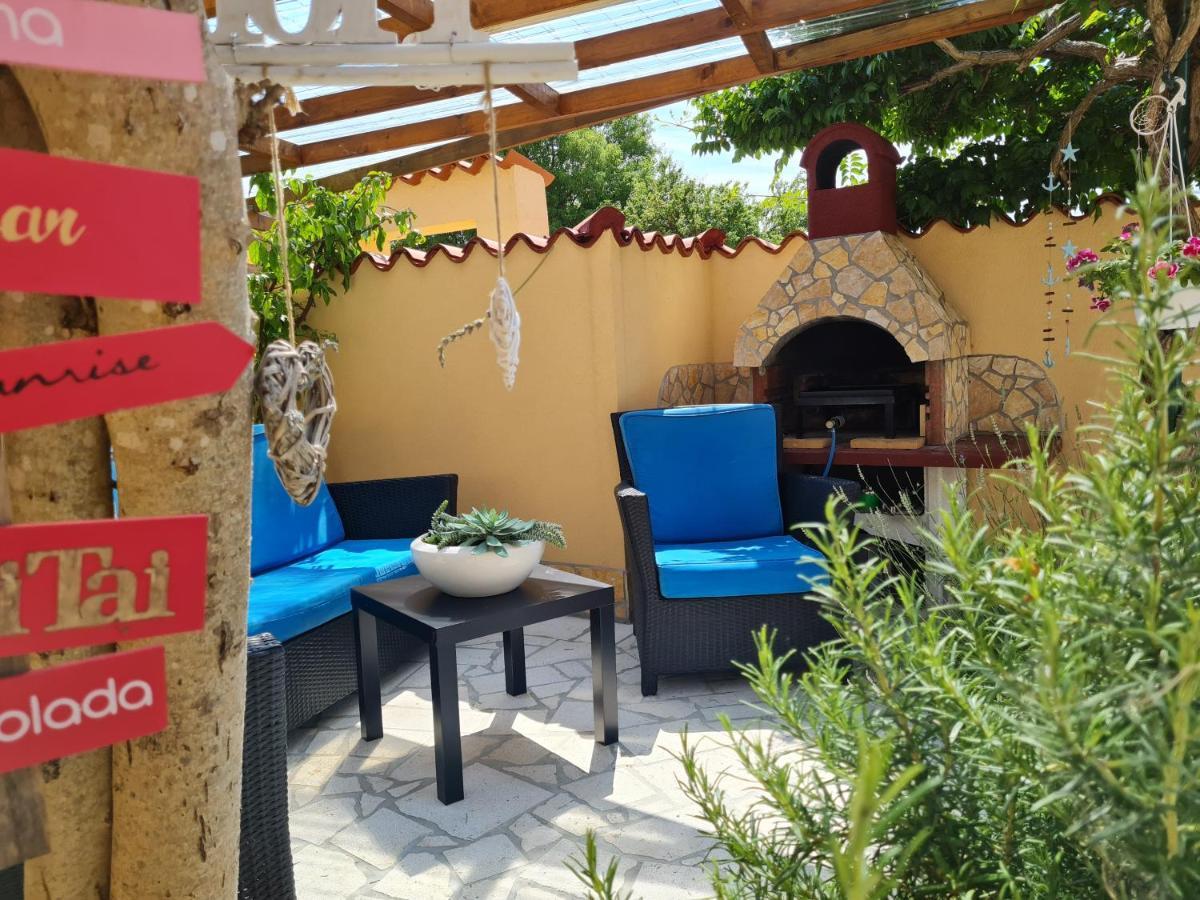 Holiday Home "Mala Kuca " With Heated Pool Pula Exterior foto