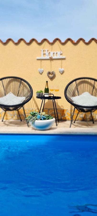 Holiday Home "Mala Kuca " With Heated Pool Pula Exterior foto